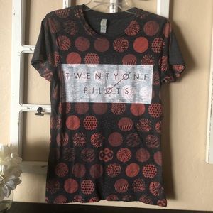 TWENTY ONE PILOTS Women’s Large gray shirt